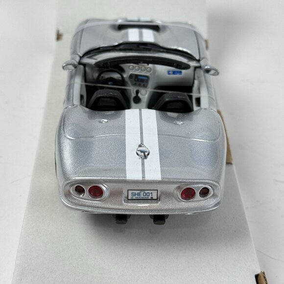 Maisto Premiere DC 1:24 Shelby Series One Silver Convertible w/ Box - Picture 4 of 9